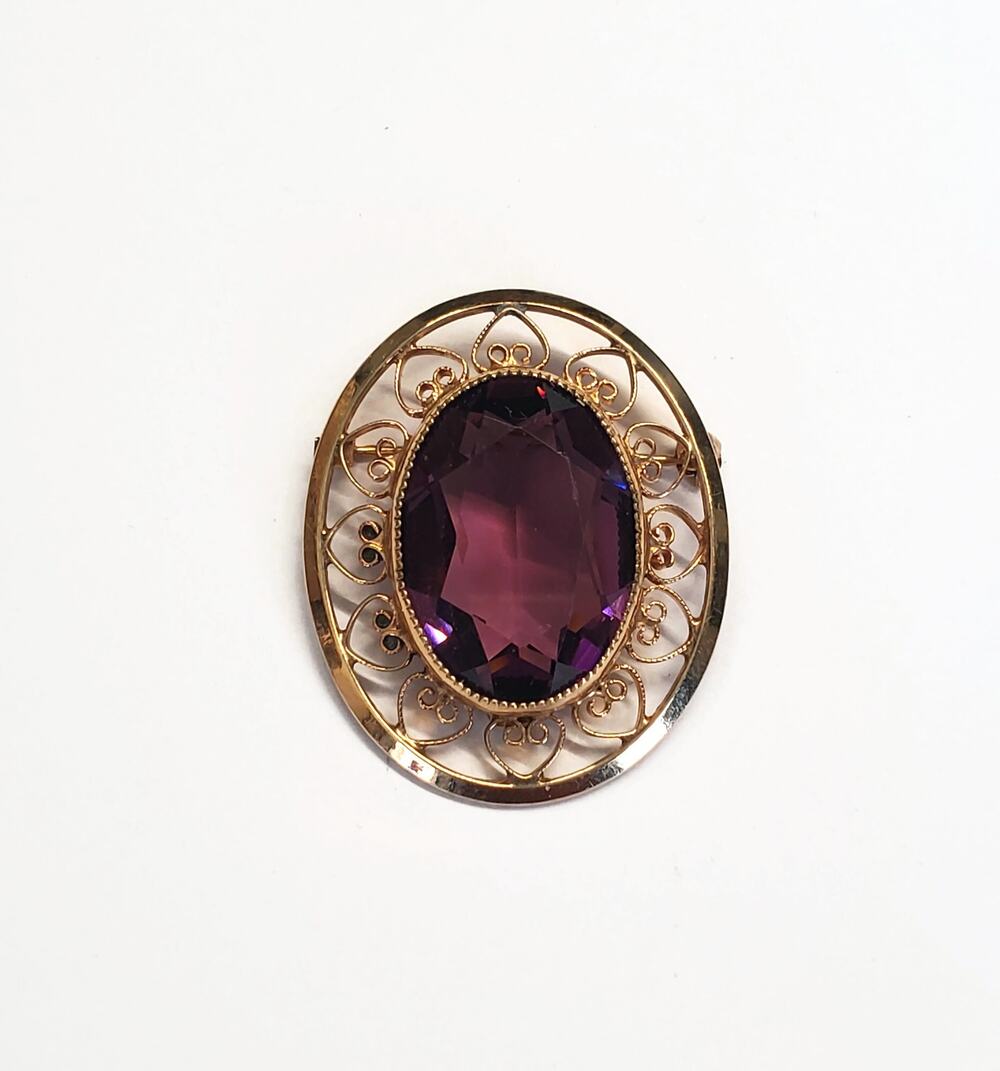Vintage Catamore 1/20 12K G.F.  Purple Amethyst Glass Gold-filled Filgree Brooch